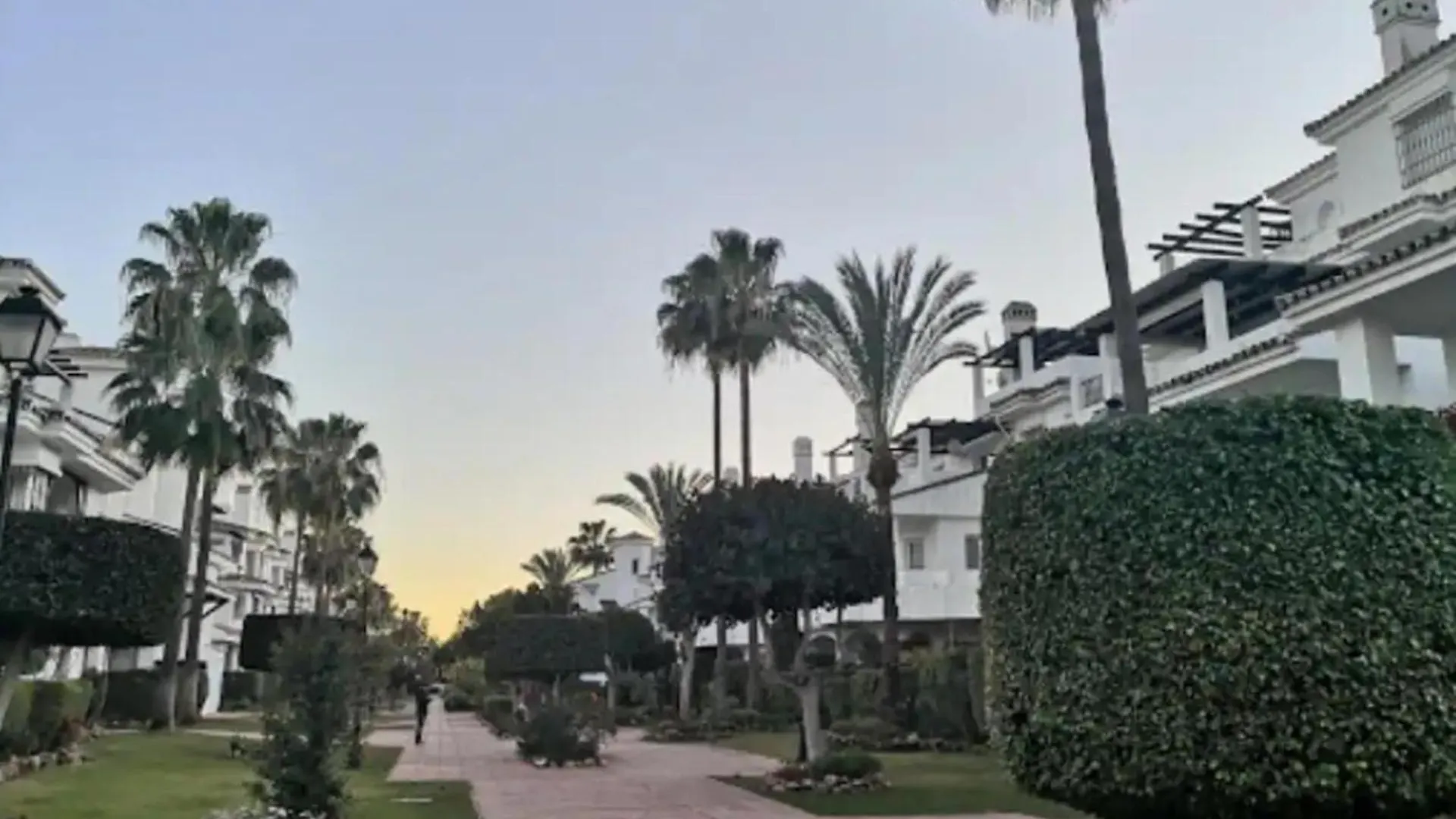Impeccable 3-Bed Apartment In Marbella 0*,  Spanien