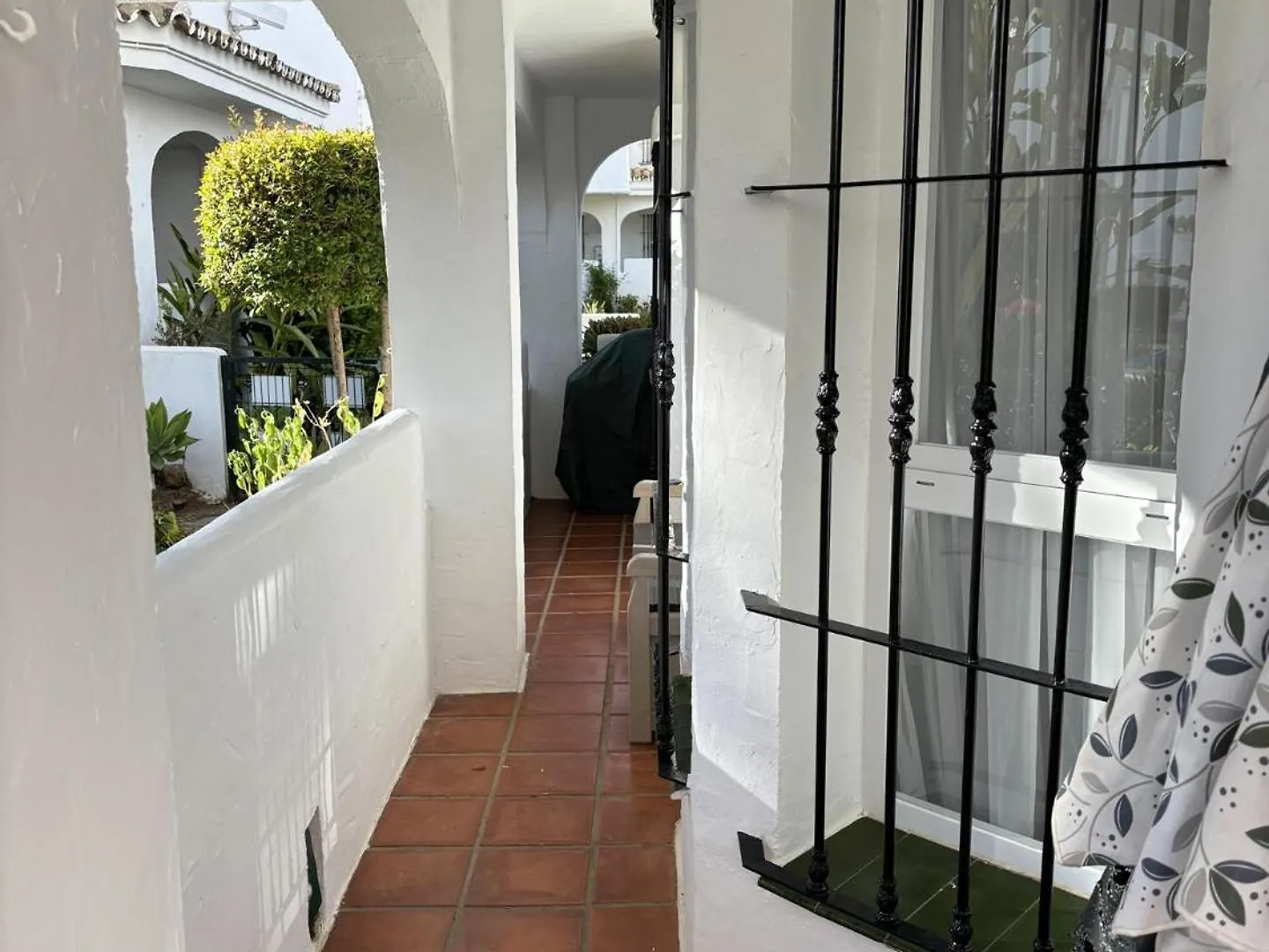 Impeccable 3-Bed Apartment In Marbella Spain